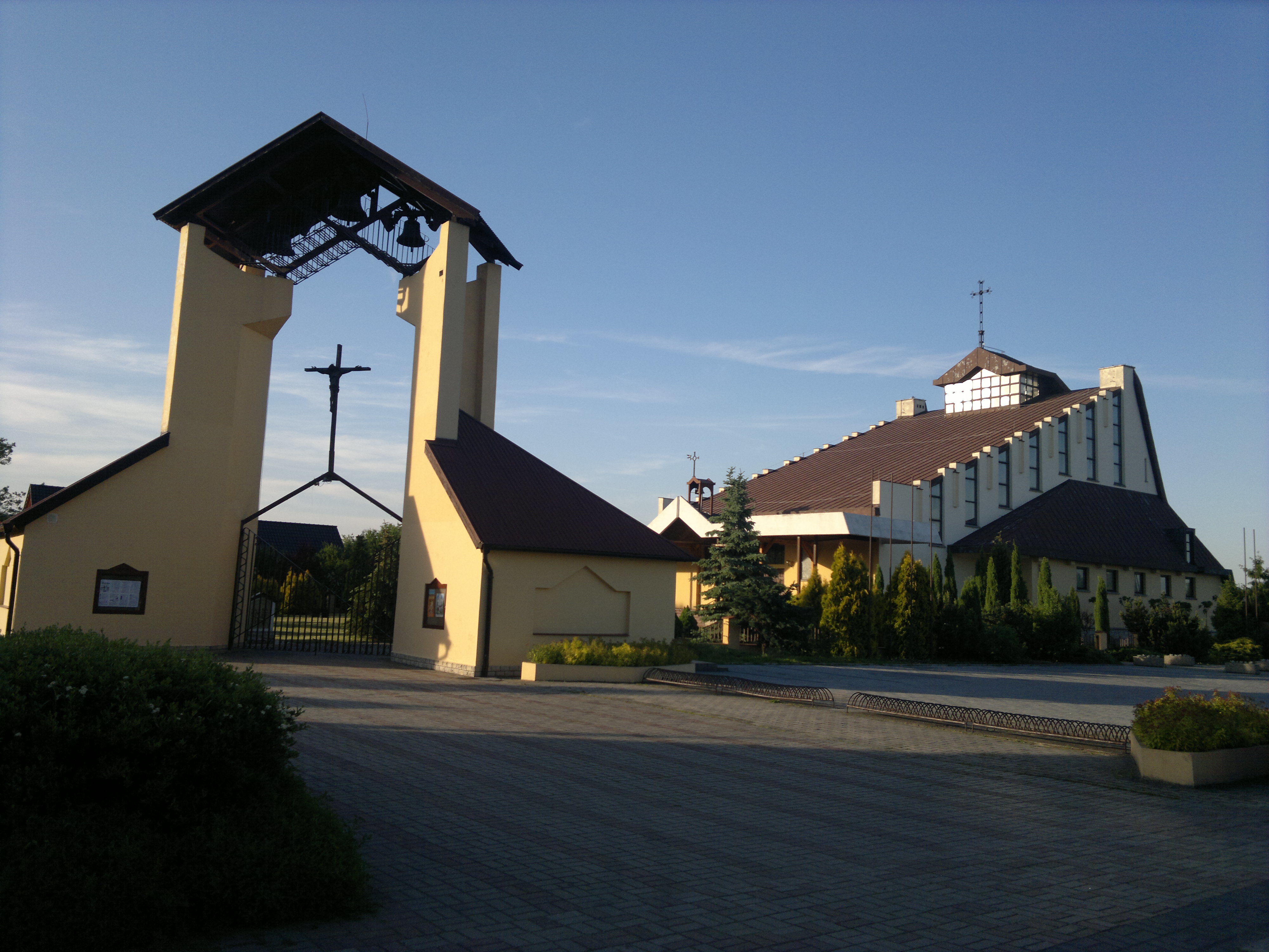 Parafia św. Anny Samotrzeciej w Opolu-Chmielowicach
